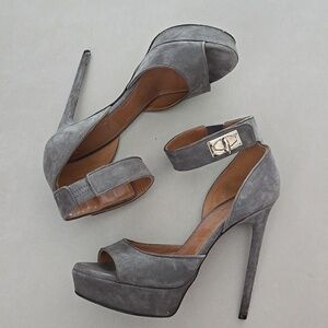 Givenchy Shark-Lock Platform Sandals In Grey Suede Size 8
